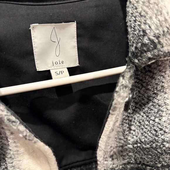 Shacket - Picture 2 of 4